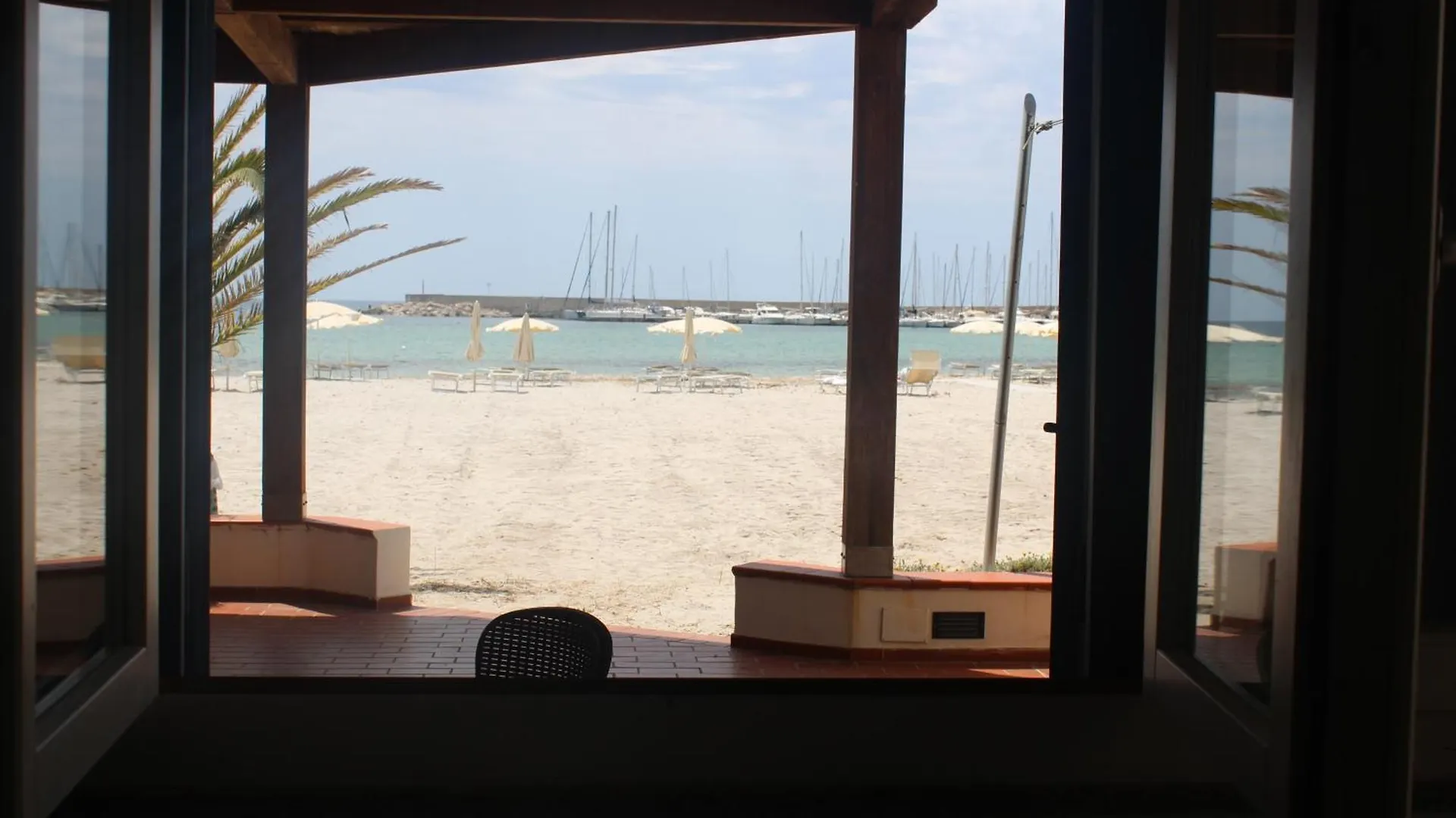 Vel Mari - Rooms On The Beach Alghero 0*,  Włochy